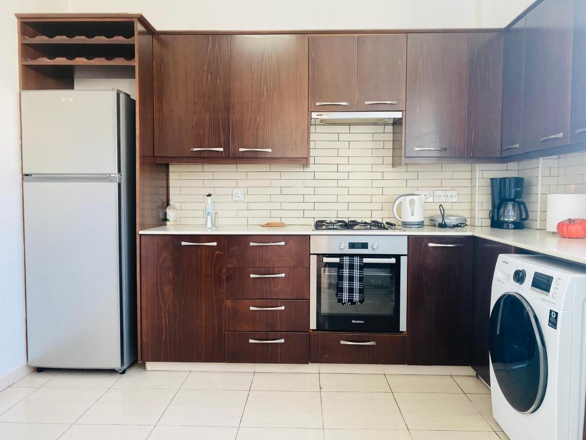 Apollo 2-Br Apt In Larnaca Exterior photo